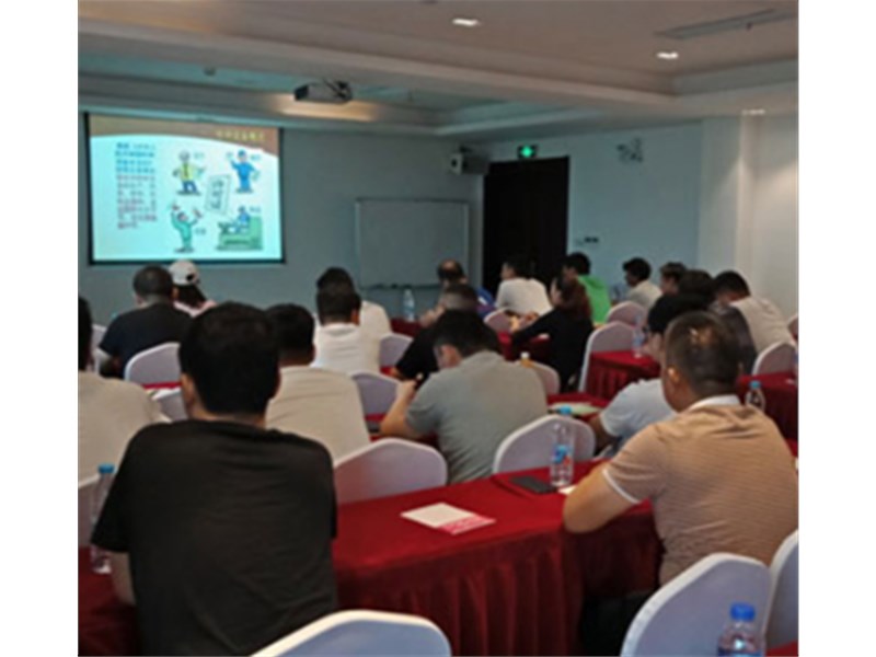 合肥無(wú)人機(jī)培訓(xùn)中如何學(xué)習(xí)使用飛行輔助工具？